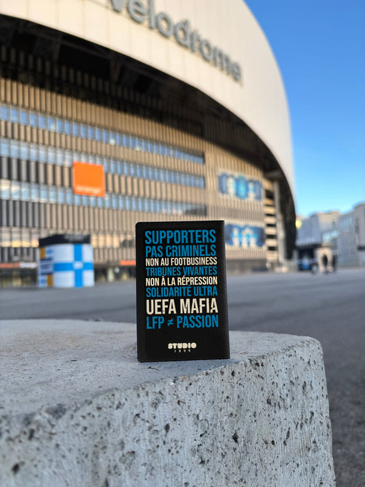 Porte-cartes "Liberté pour les ultras"